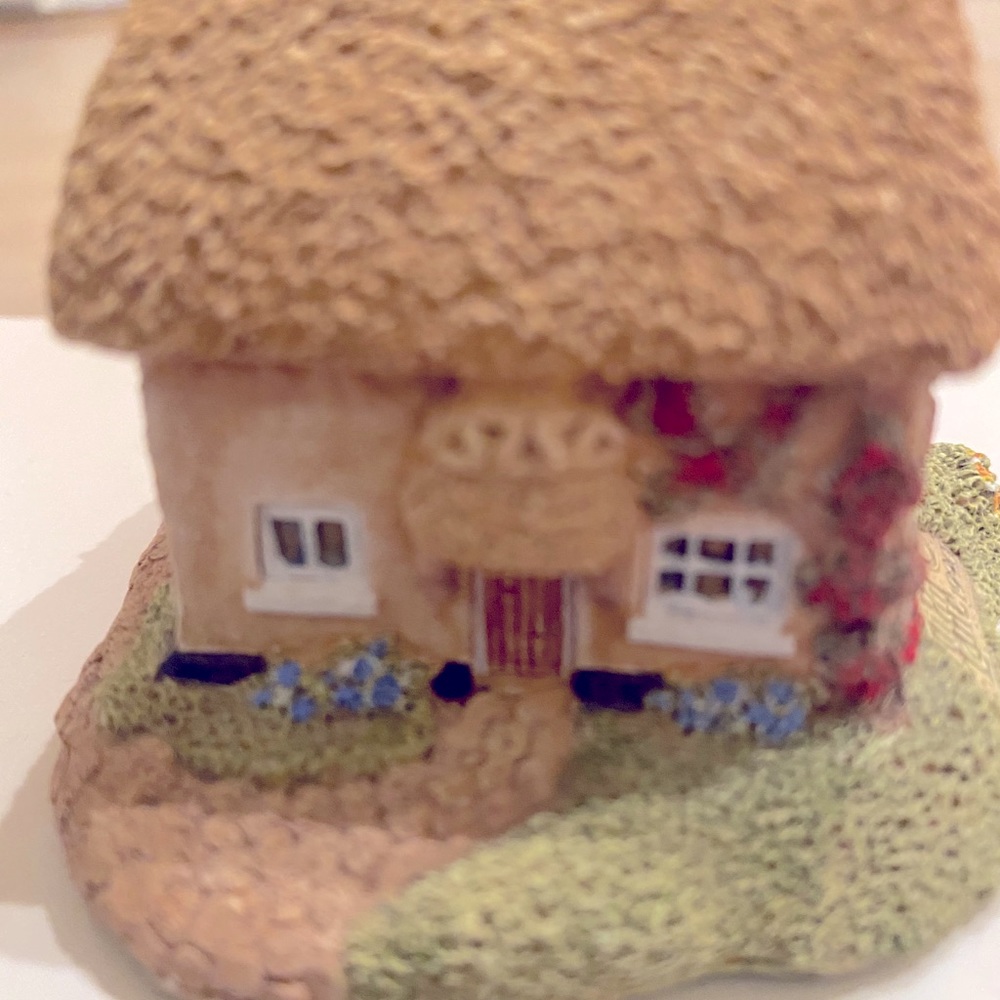 Lilliput Lane cottage